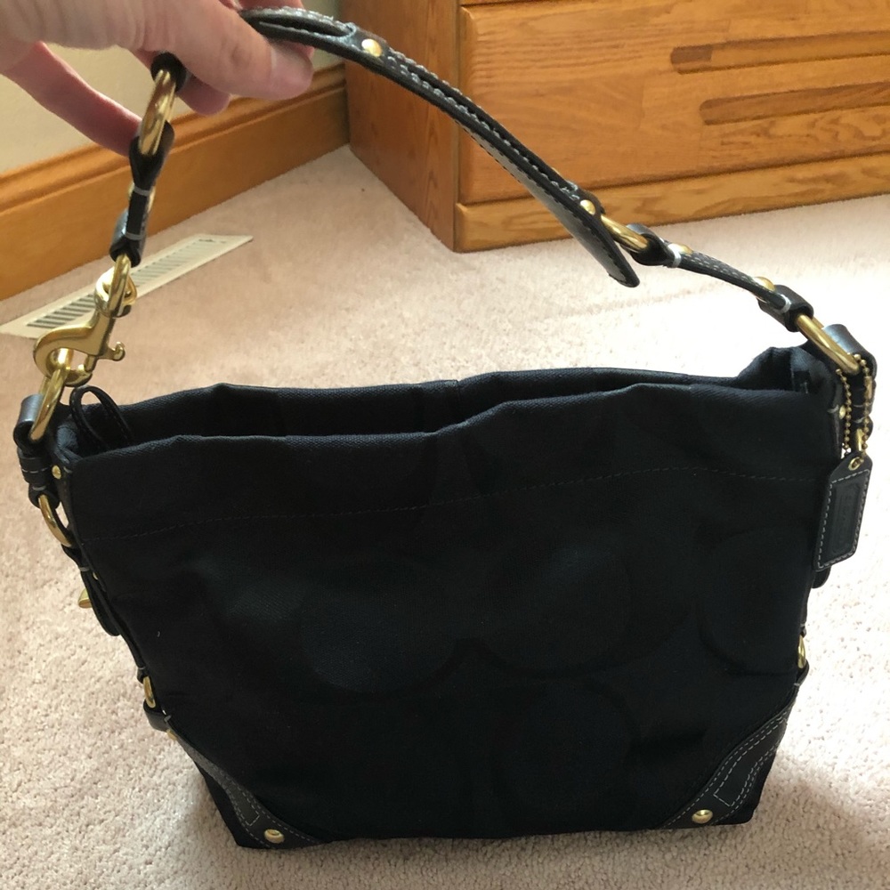 Authentic coach purse - Picture 2 of 3